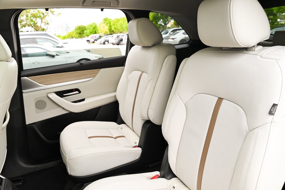 Certified 2025 MAZDA CX-90 3.3 Turbo w/ Premium Plus Pkg image 16