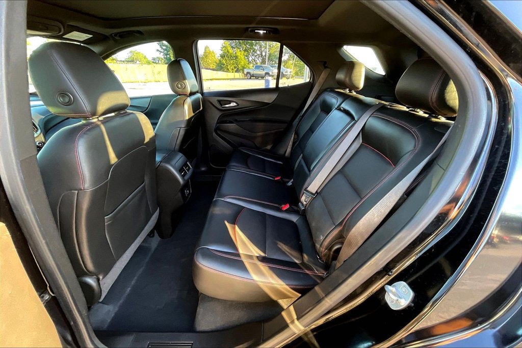 Used 2022 Chevrolet Equinox RS w/ RS Leather Package AWD/4WD image 6