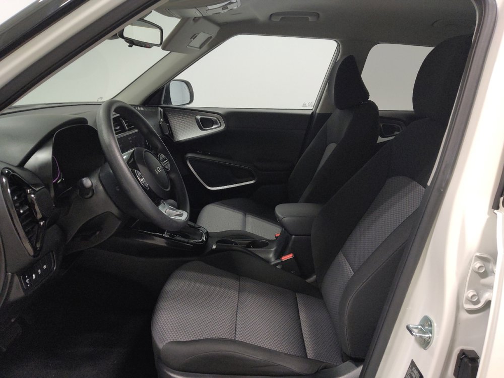 Used 2025 Kia Soul S image 17