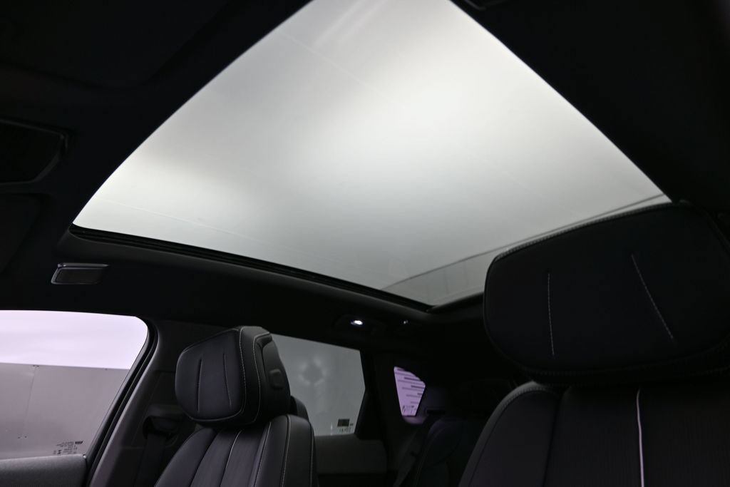 New 2027 Cadillac Optiq Premium Sport w/ LPO, Floor Liner Package AWD/4WD image 28