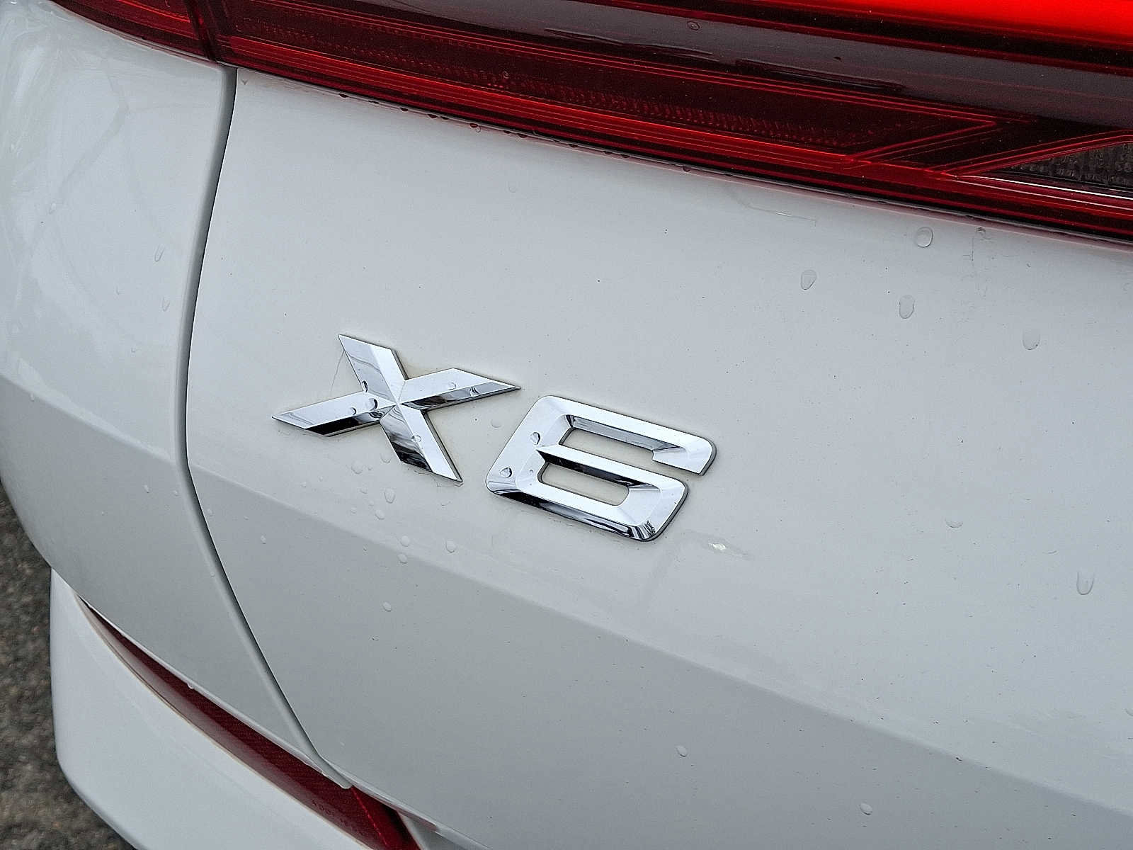 Used 2023 BMW X6 xDrive40i w/ M Sport Package image 32