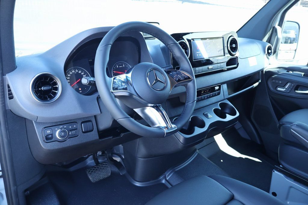 New 2026 Mercedes-Benz Sprinter 2500 image 3