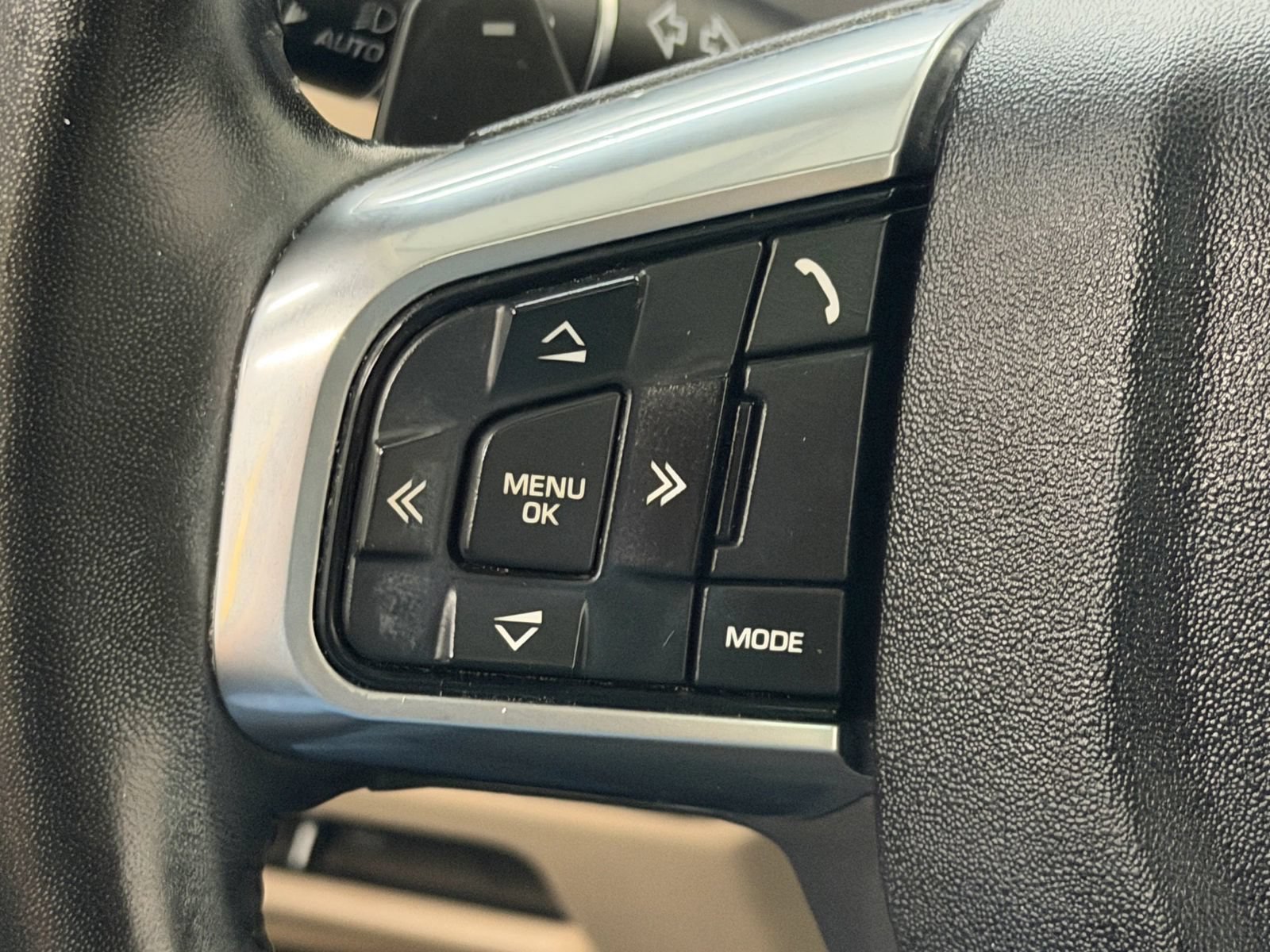 Used 2018 Land Rover Discovery Sport HSE AWD/4WD image 26