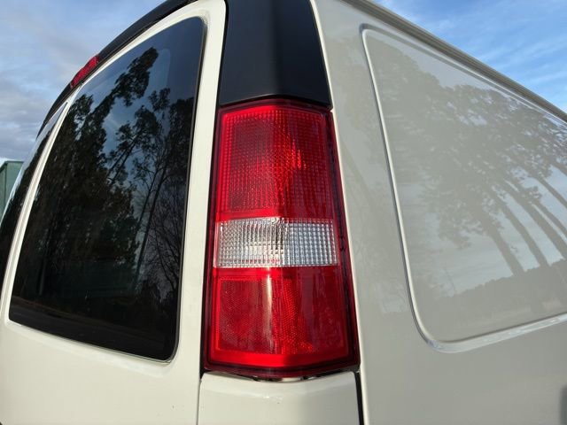 Used 2024 GMC Savana 2500 w/ Driver Convenience Package image 14