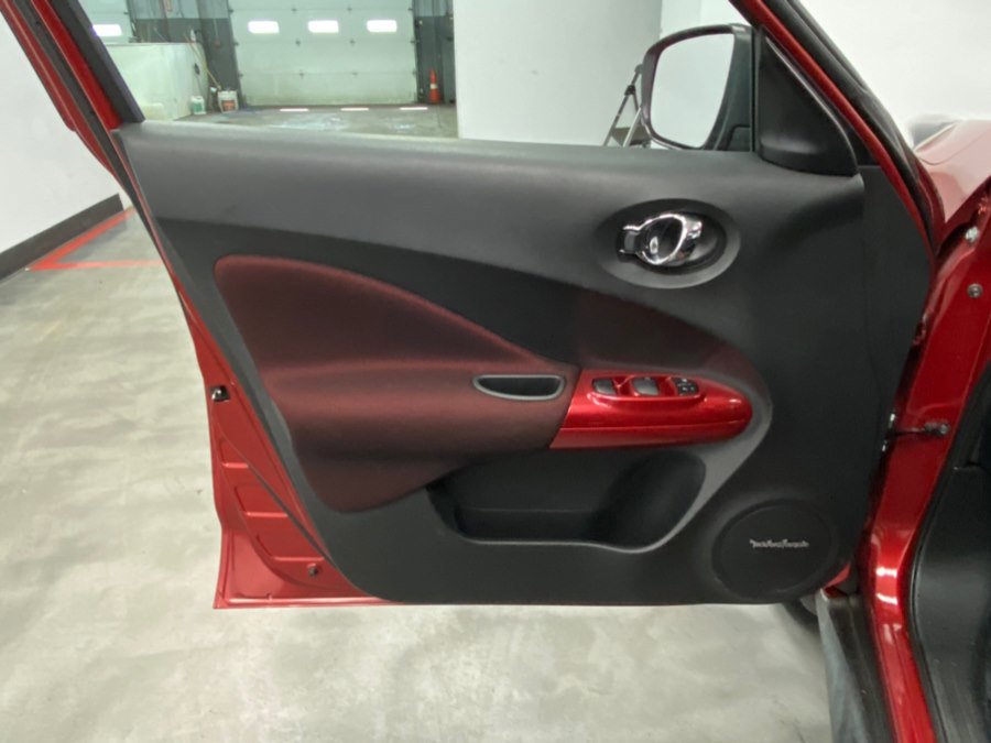 Used 2015 Nissan Juke SV w/ Technology Package image 39