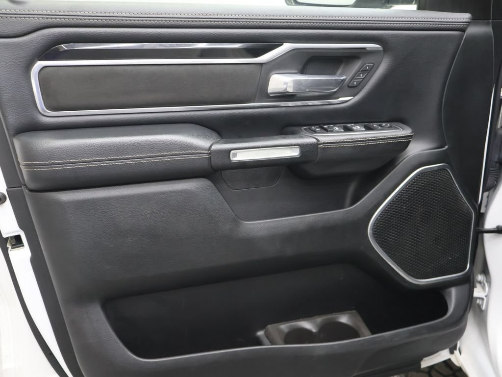Used 2020 RAM 1500 Laramie w/ Sport Appearance Package AWD/4WD image 15