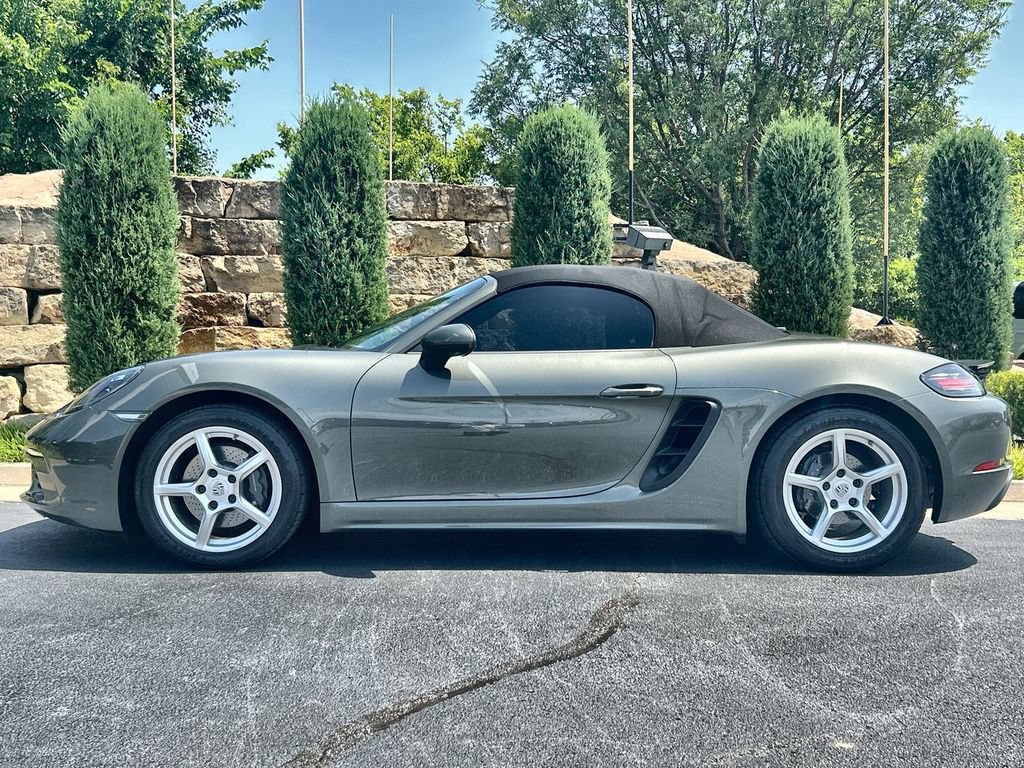 Used 2024 Porsche 718 Boxster RWD image 2