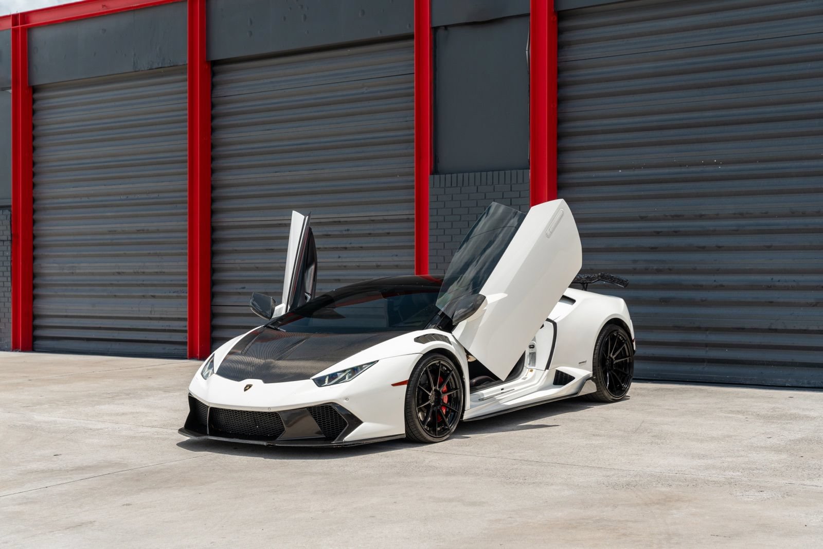 Used 2015 Lamborghini Huracan LP 610-4 AWD/4WD image 1
