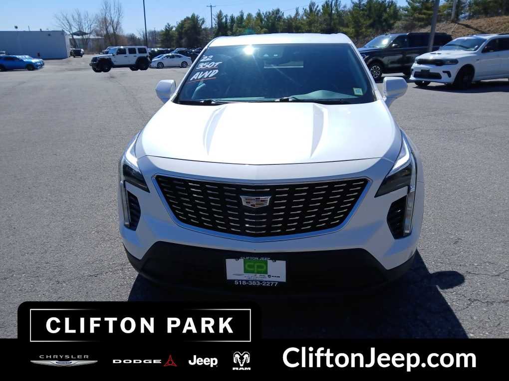 Used 2022 Cadillac XT4 Luxury w/ Cold Weather Package image 2