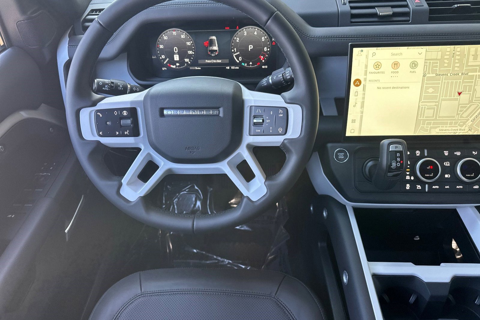 New 2026 Land Rover Defender 130 X-Dynamic SE image 25