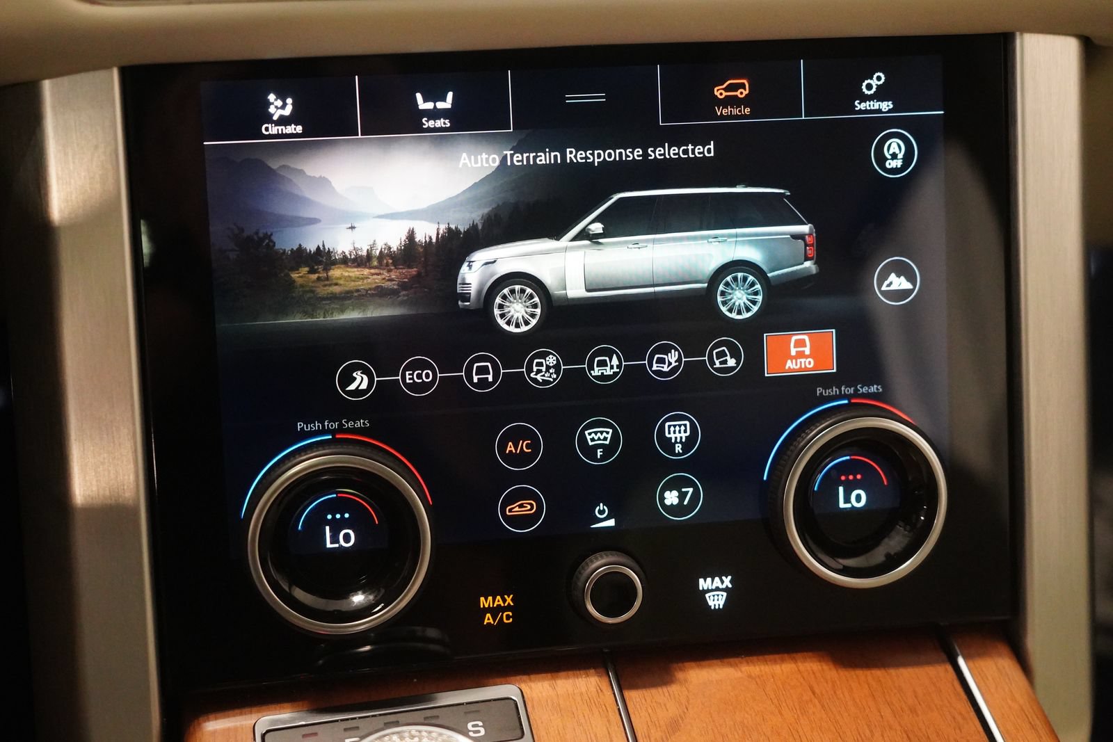 Used 2020 Land Rover Range Rover HSE AWD/4WD image 24