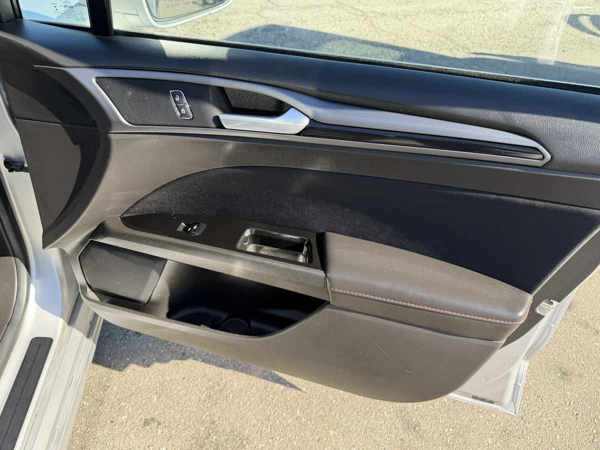 Used 2014 Ford Fusion SE image 8