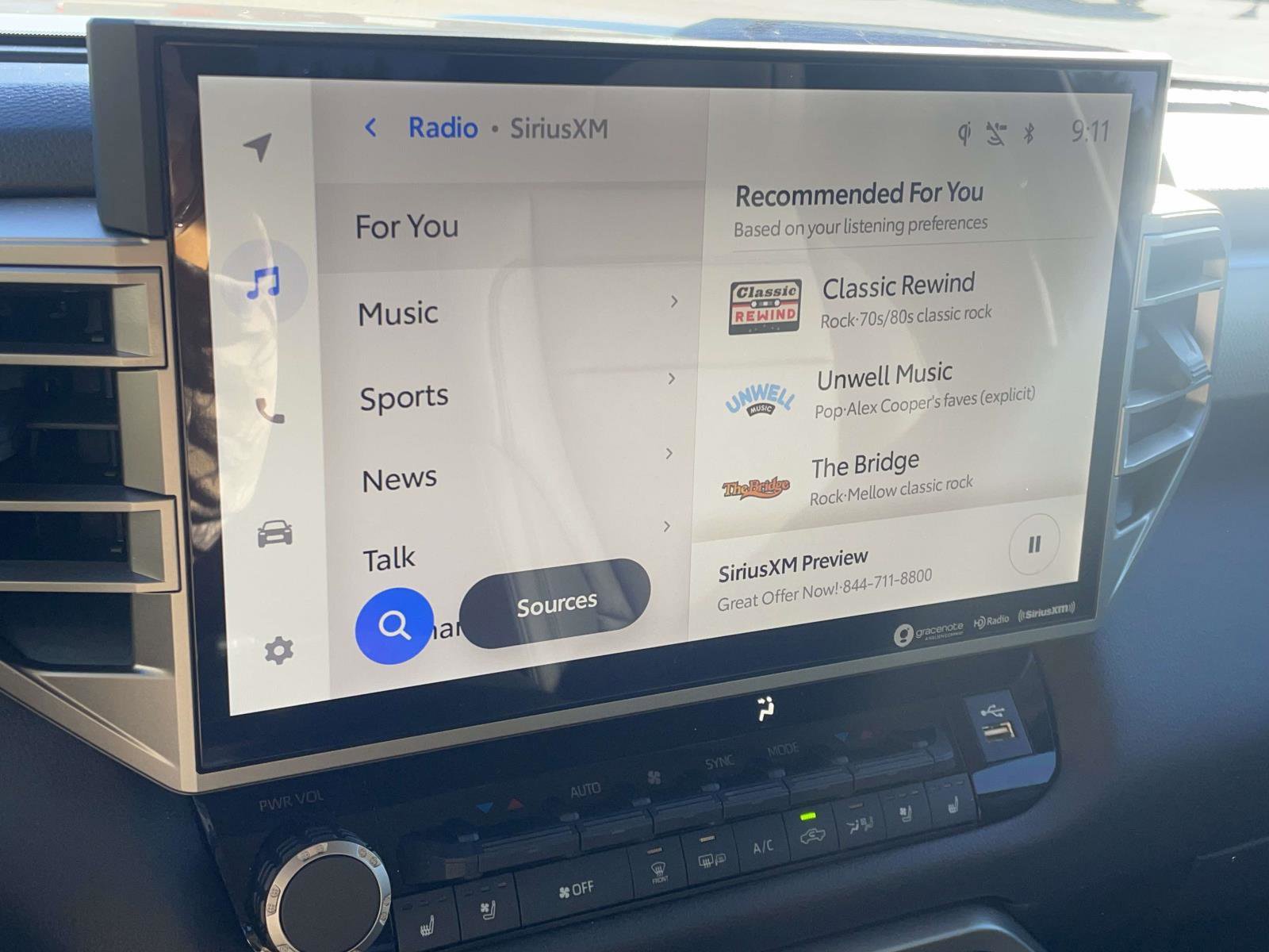 Used 2024 Toyota Tundra Limited image 2