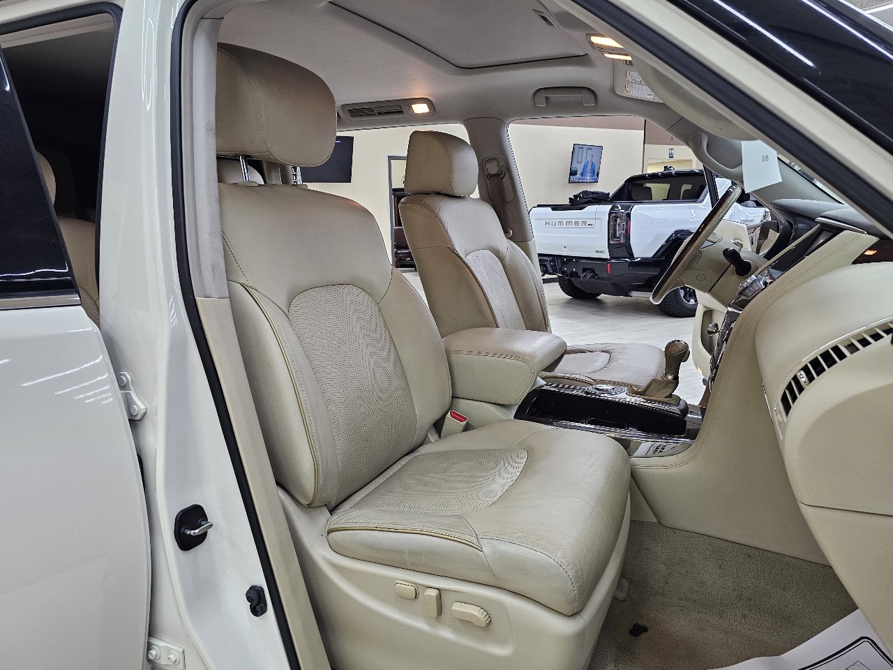 Used 2016 INFINITI QX80 2WD w/ 22" Wheel Package image 19