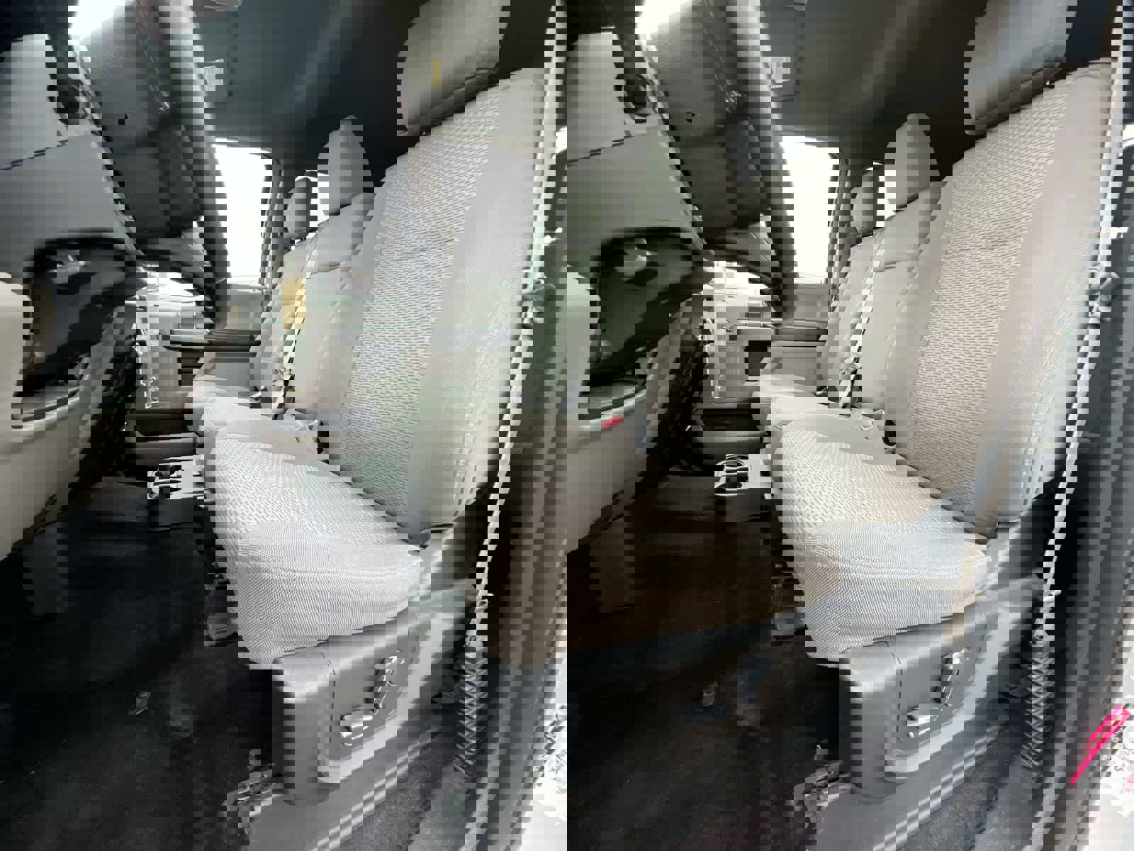 Used 2017 Ford F150 XLT w/ Equipment Group 302A Luxury image 16