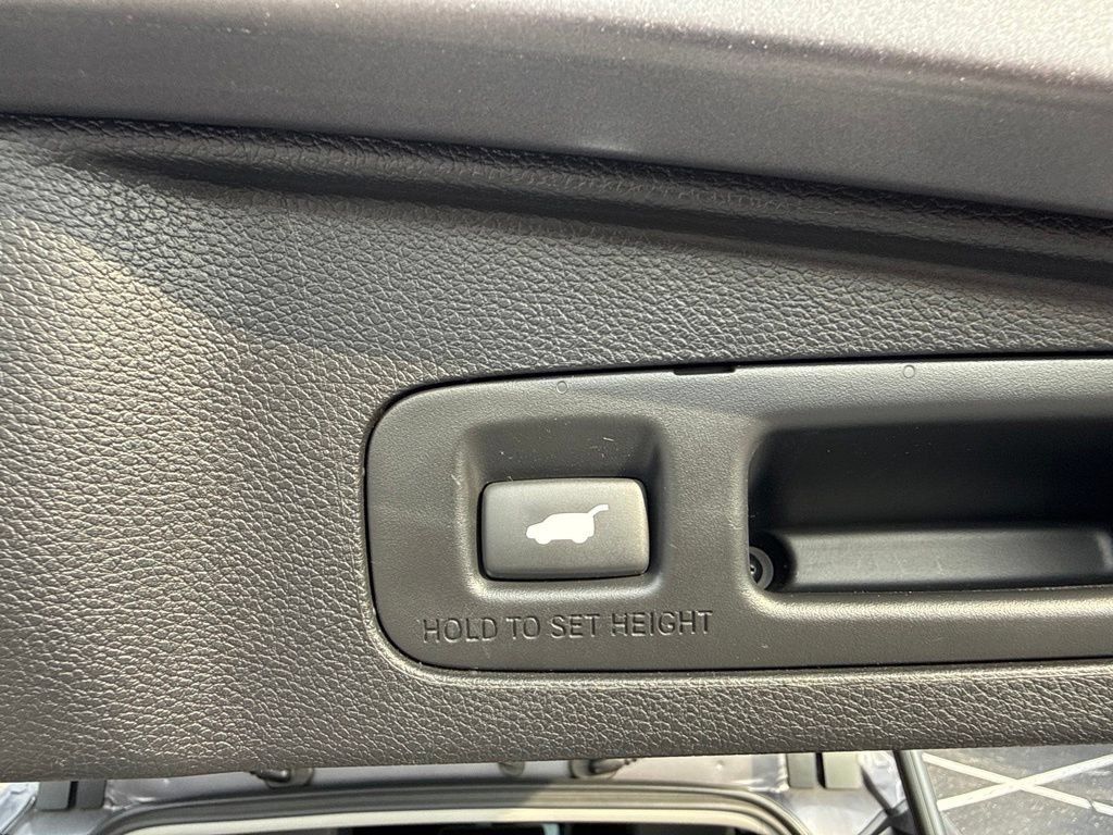 Used 2020 Honda CR-V Touring image 12