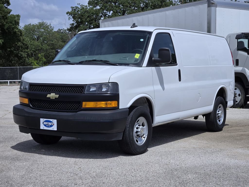 Used 2021 Chevrolet Express 2500 w/ Driver Convenience Package RWD image 3