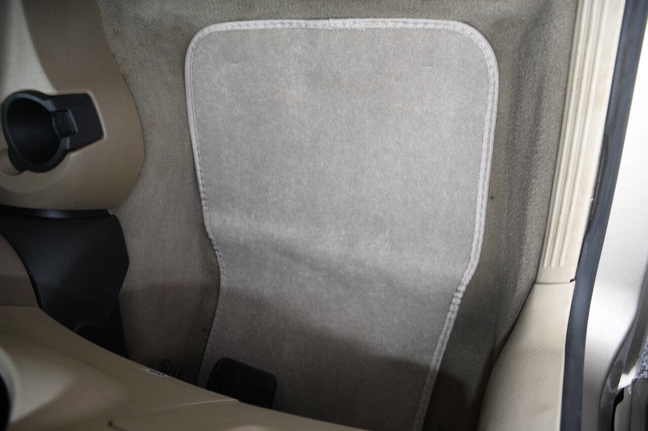 Used 2005 Ford Focus SES image 14