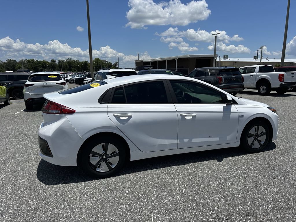 Used 2017 Hyundai Ioniq Blue FWD image 4