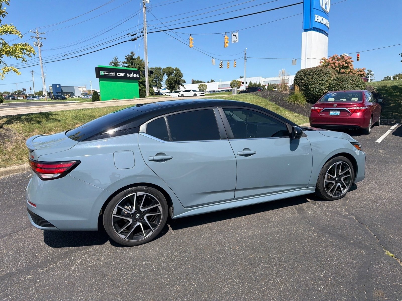 Used 2024 Nissan Sentra SR w/ SR Premium Package FWD image 18