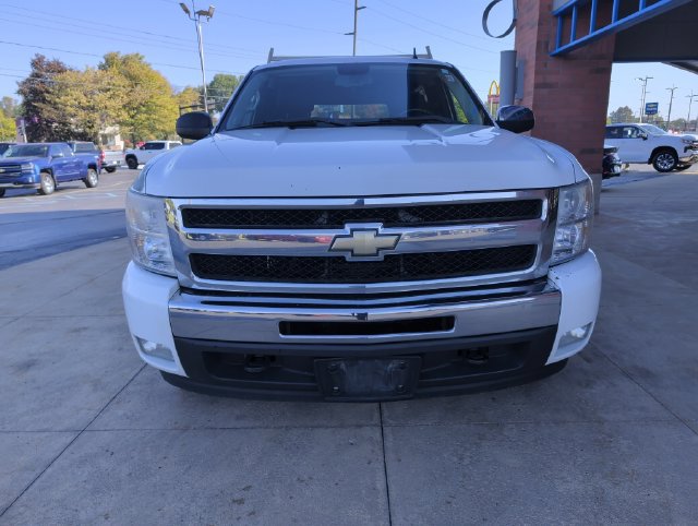 Used 2011 Chevrolet Silverado 1500 LT w/ Interior Plus Package AWD/4WD image 9