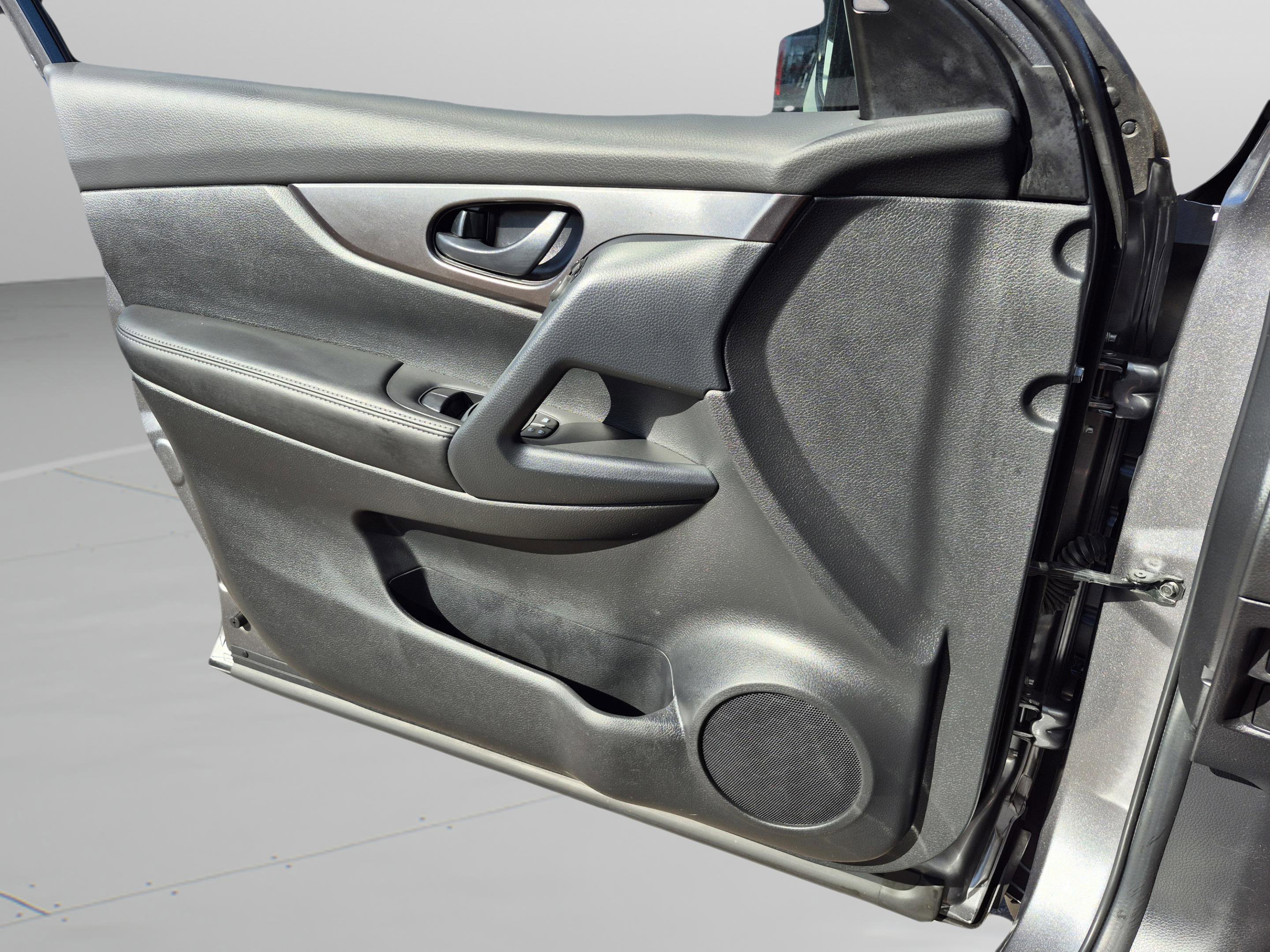 Certified 2021 Nissan Rogue Sport S FWD image 23