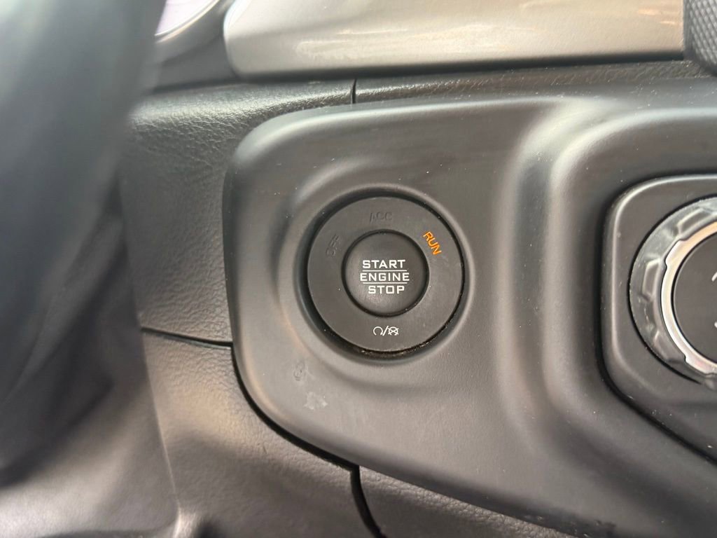 Used 2020 Jeep Gladiator Overland w/ Trailer Tow Package AWD/4WD image 21