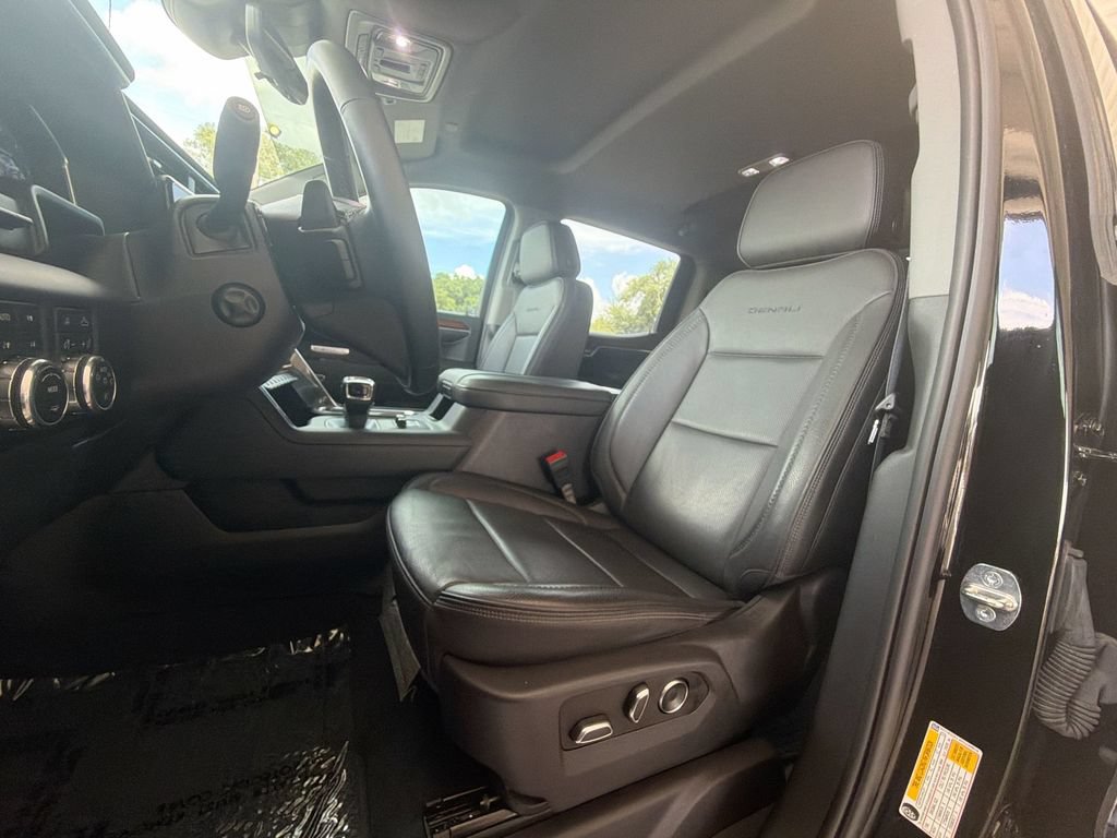 Used 2024 GMC Sierra 1500 Denali w/ Technology Package AWD/4WD image 17