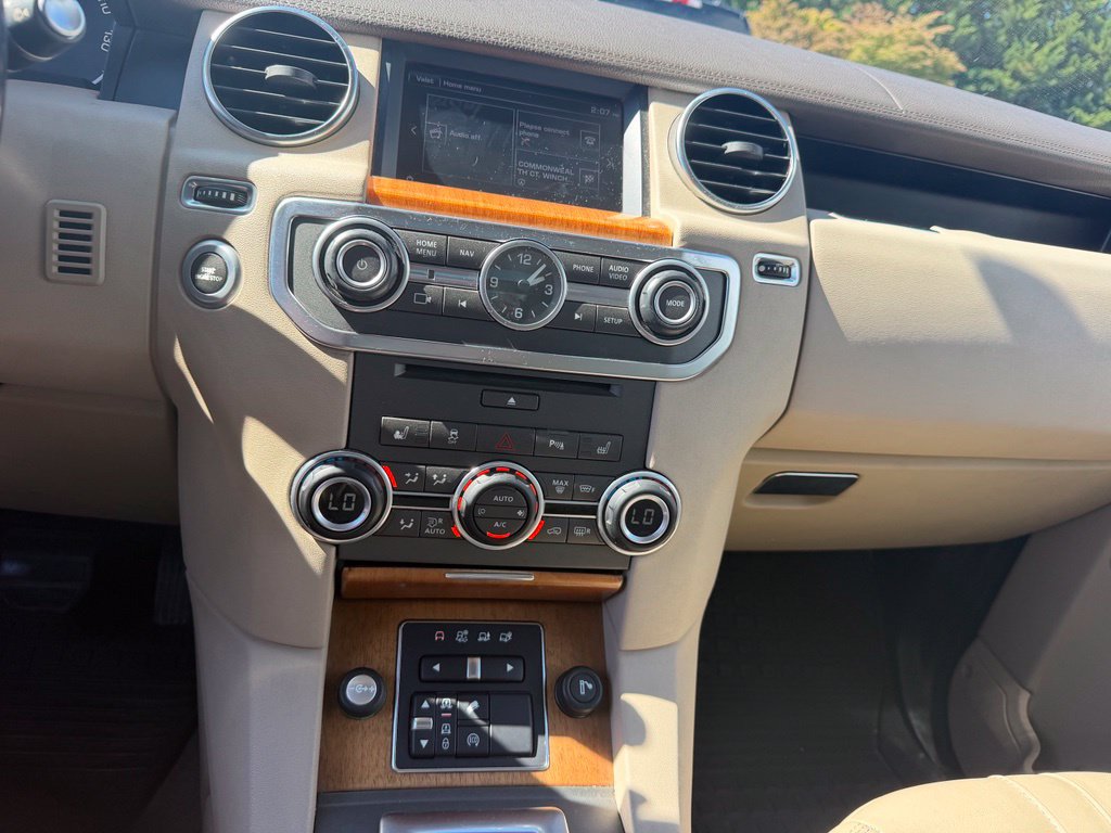 Used 2016 Land Rover LR4 HSE AWD/4WD image 15