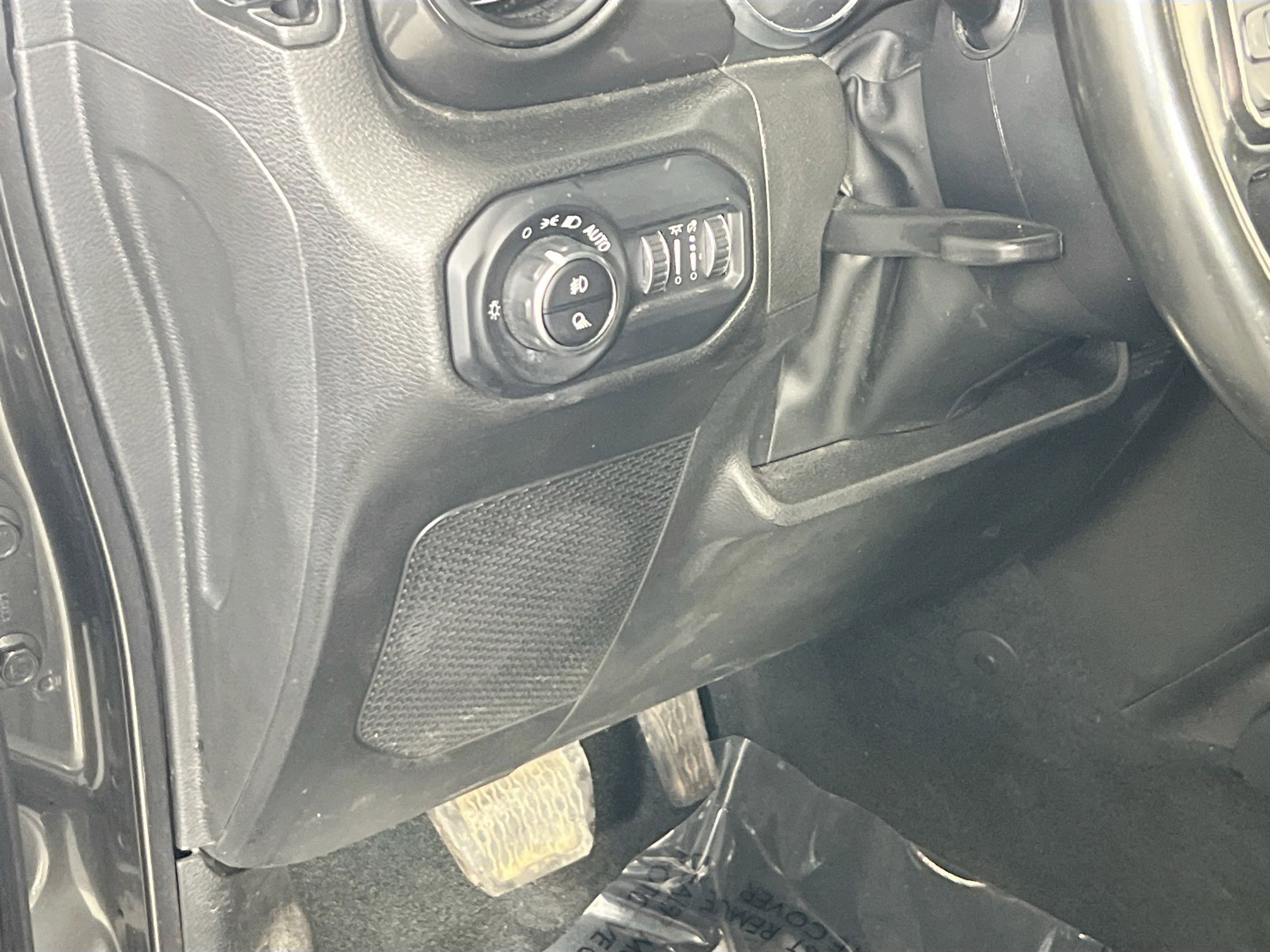 Used 2022 Jeep Gladiator Sport AWD/4WD image 10