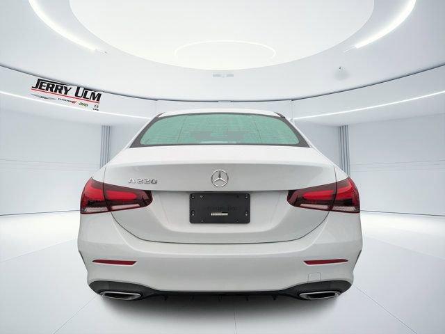 Used 2022 Mercedes-Benz A 220 w/ AMG Line image 4