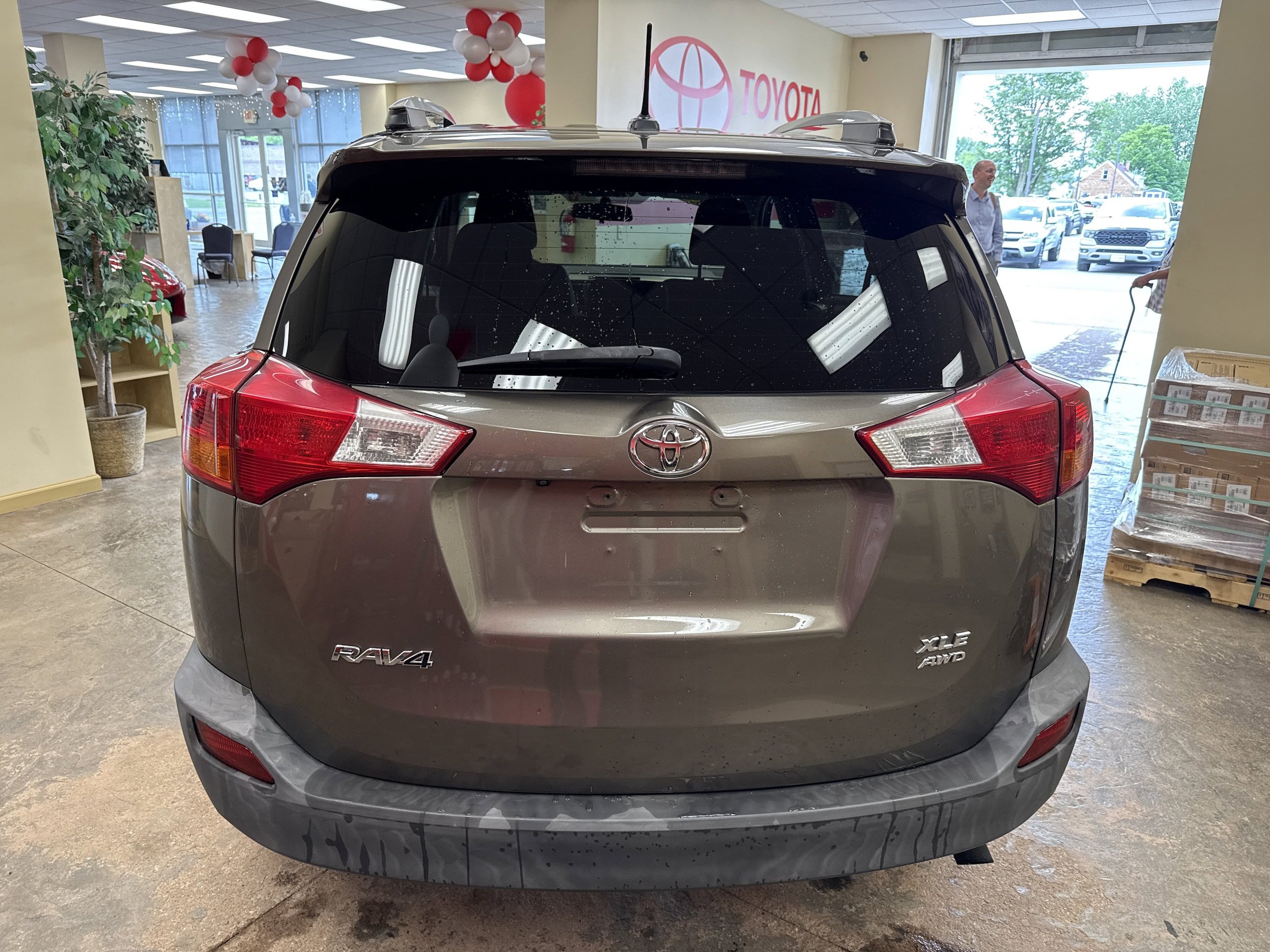 Used 2014 Toyota RAV4 XLE AWD/4WD image 9