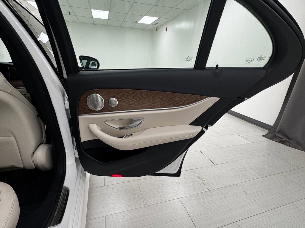 Used 2023 Mercedes-Benz E 350 Sedan image 15