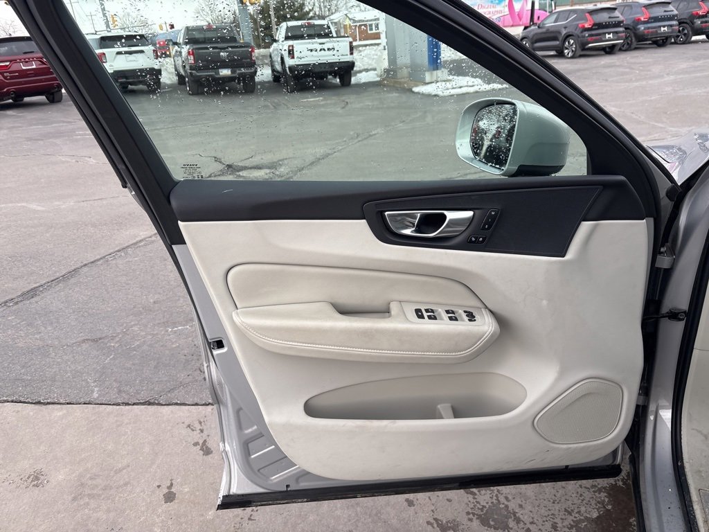 Certified 2023 Volvo XC60 B5 Core image 15
