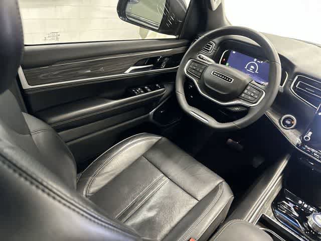 Used 2022 Jeep Wagoneer Series II AWD/4WD image 12
