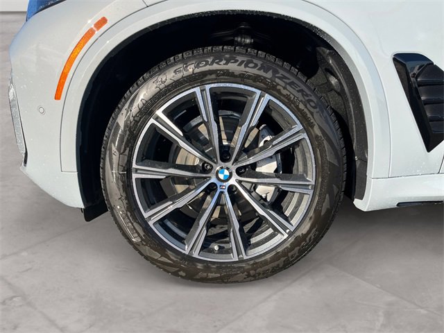 New 2026 BMW X5 xDrive40i w/ M Sport Package image 14