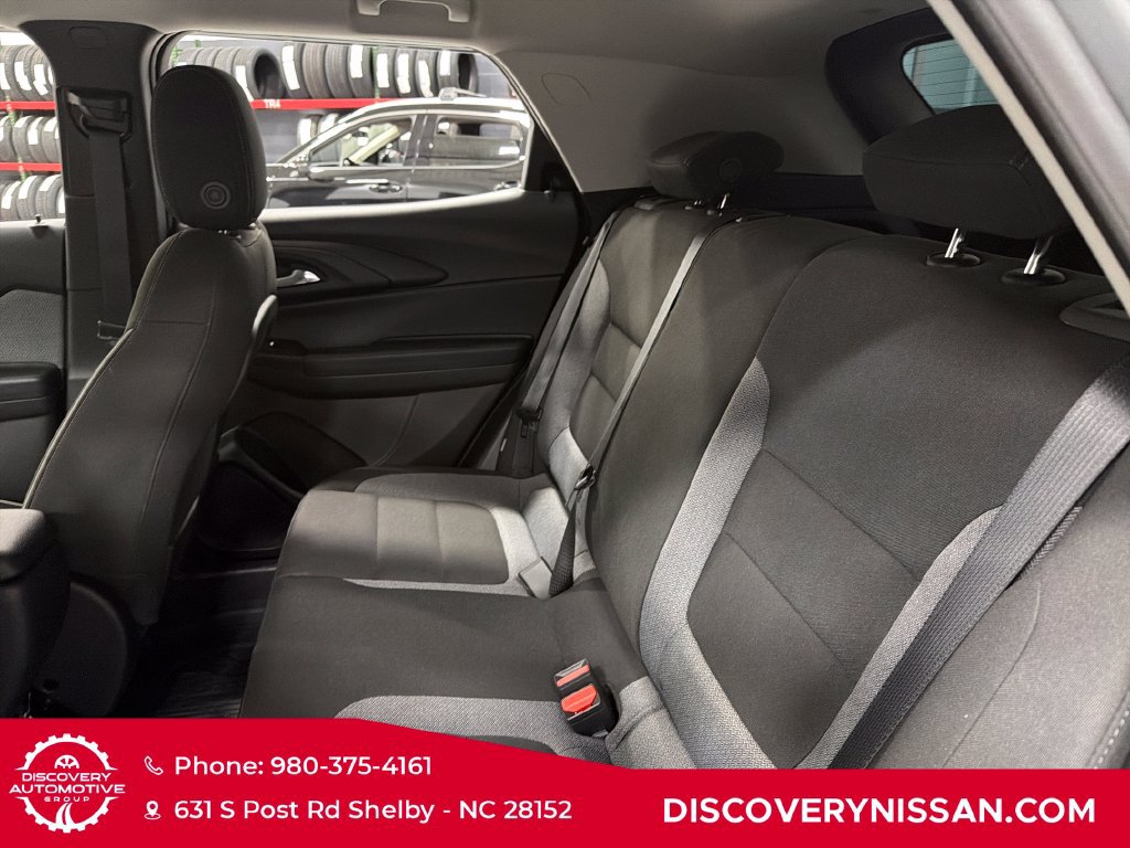 Used 2024 Chevrolet TrailBlazer LT w/ Driver Confidence Package FWD image 32