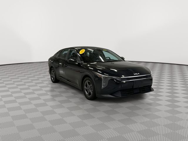 Used 2025 Kia K4 FWD image 2