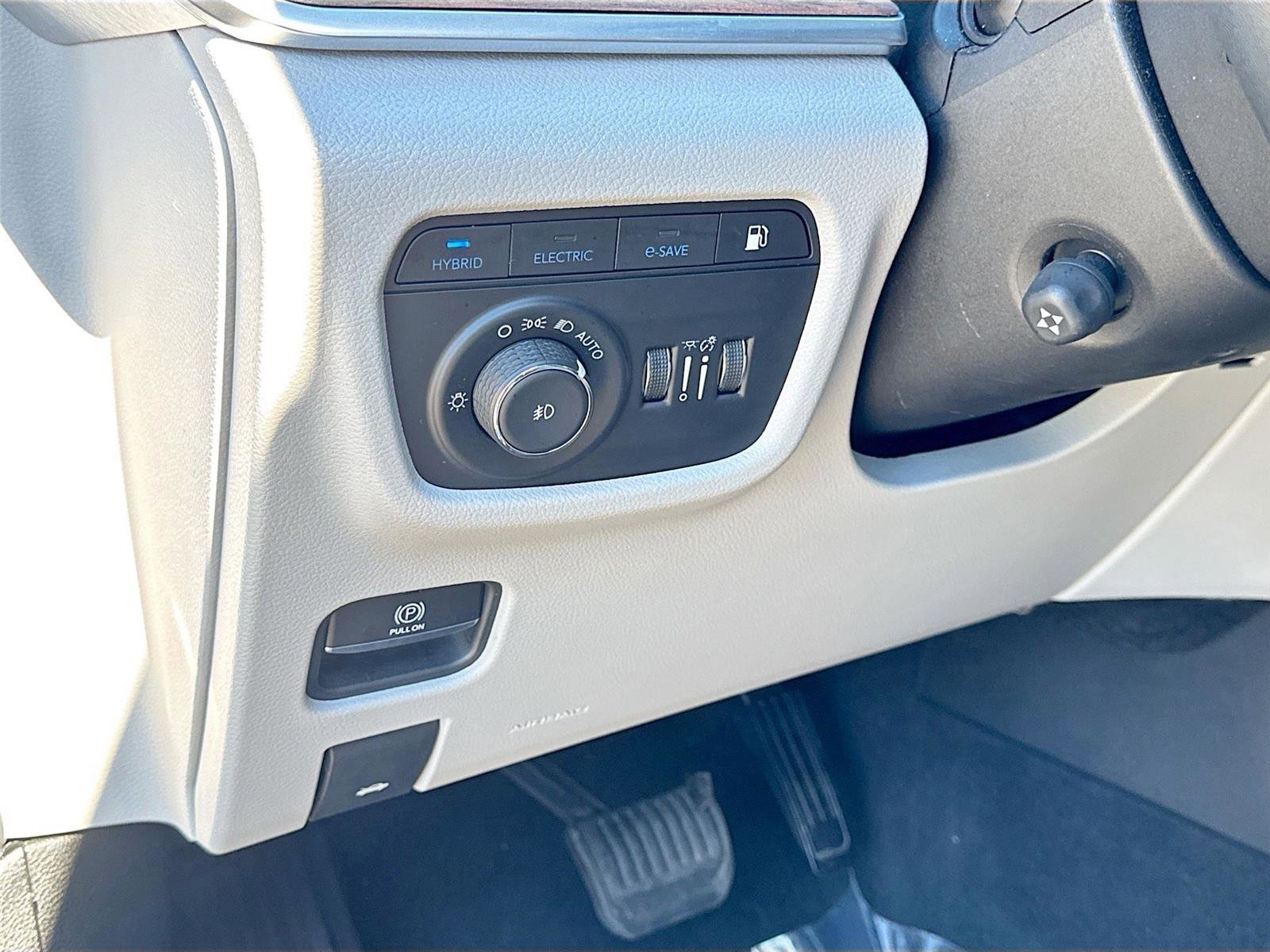 Used 2022 Jeep Grand Cherokee Summit image 10