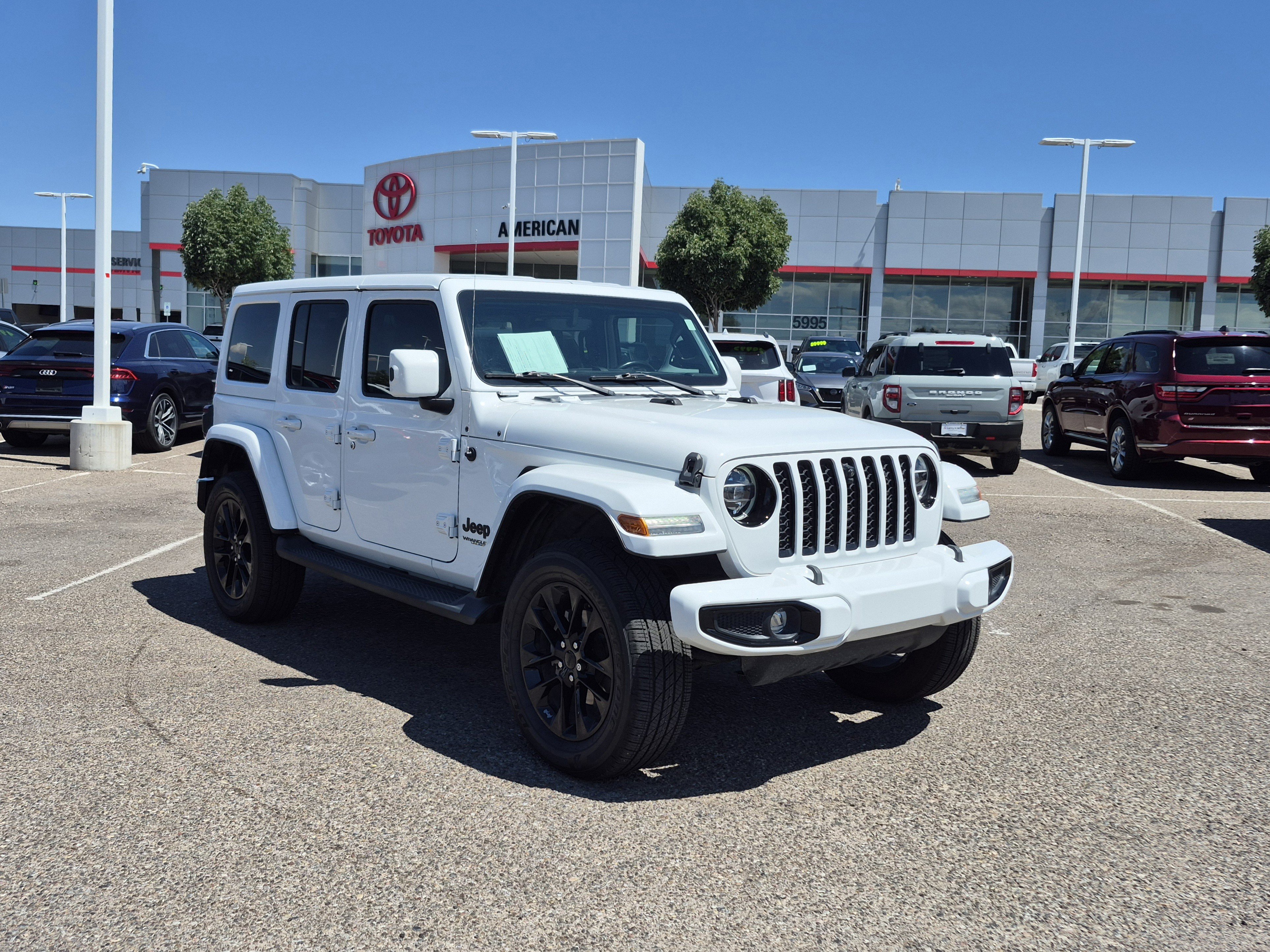 Used 2021 Jeep Wrangler Unlimited Sahara AWD/4WD image 7