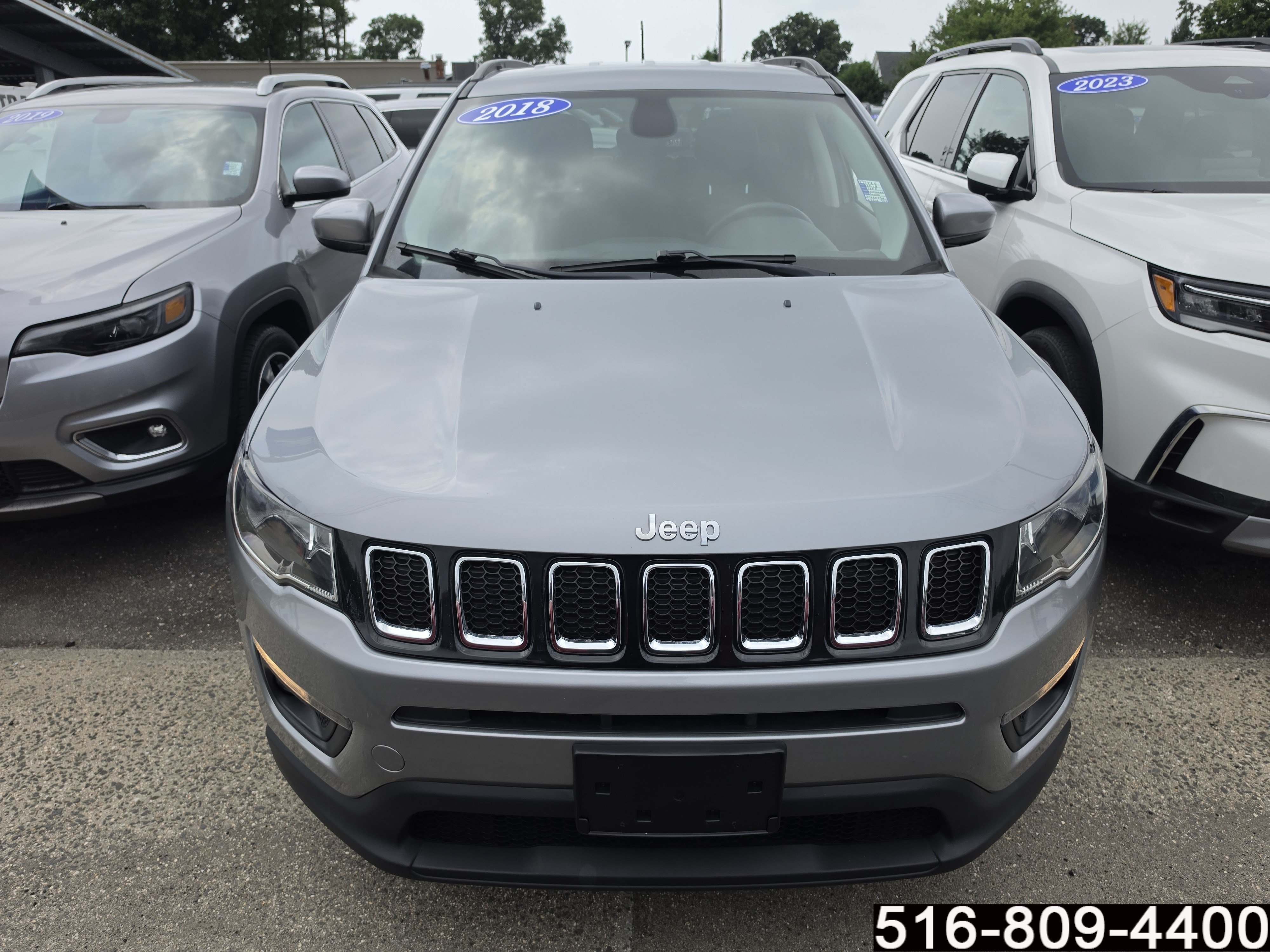 Used 2018 Jeep Compass Latitude AWD/4WD image 2