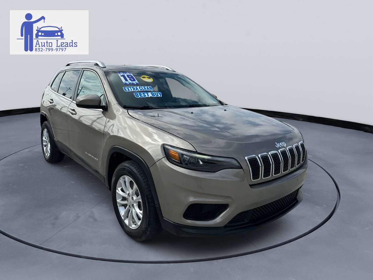 Used 2019 Jeep Cherokee Latitude w/ Popular Appearance Group FWD image 1
