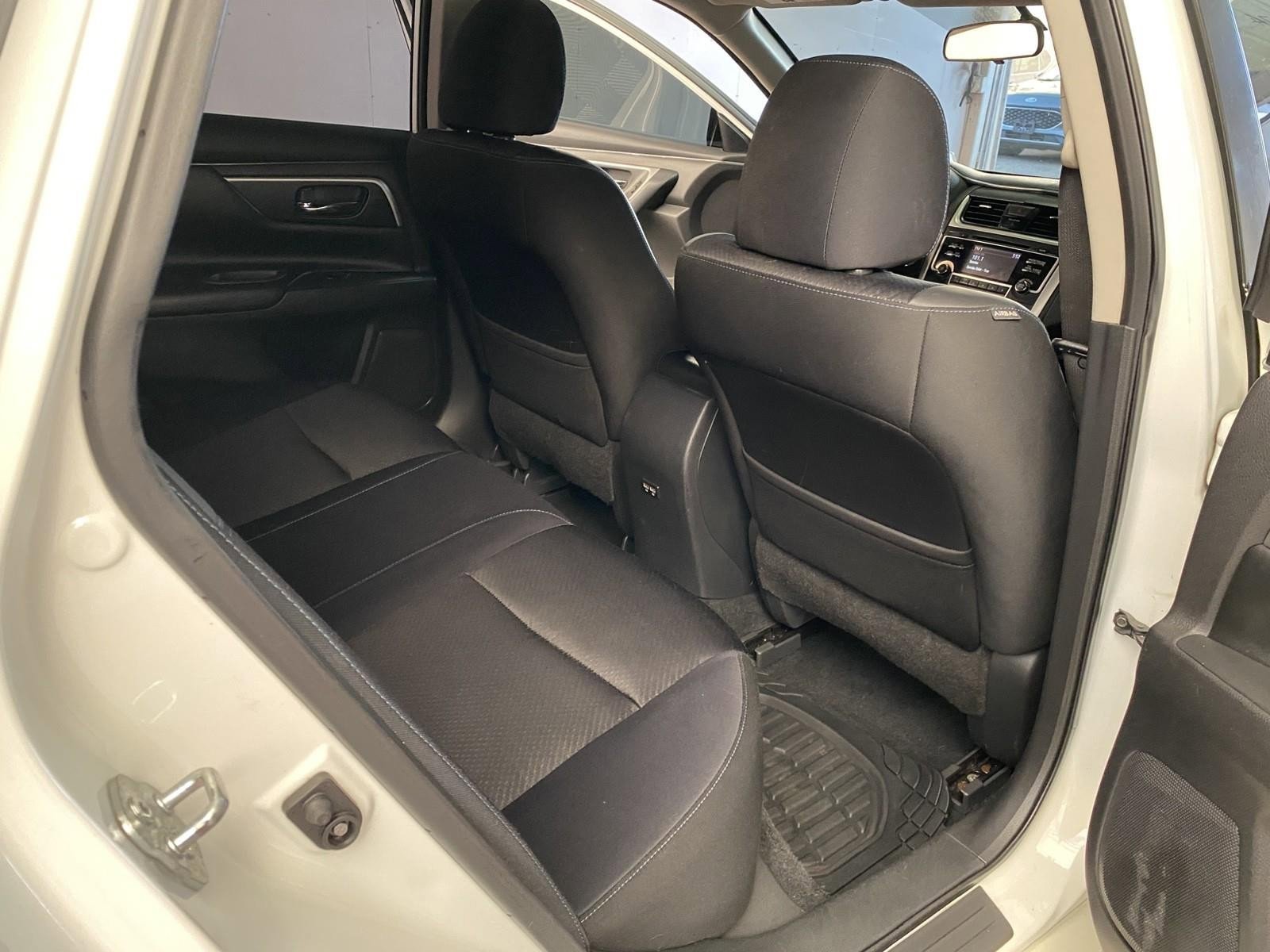 Used 2017 Nissan Altima 2.5 SR w/ Midnight Edition Package image 11