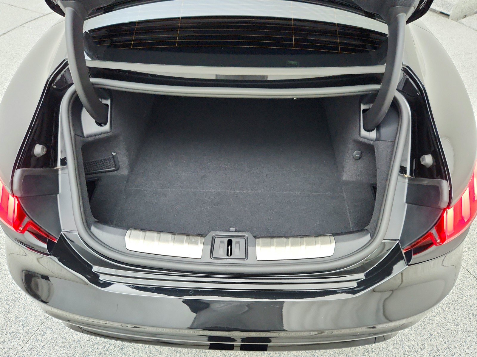 Used 2023 Audi e-tron GT Prestige AWD/4WD image 25