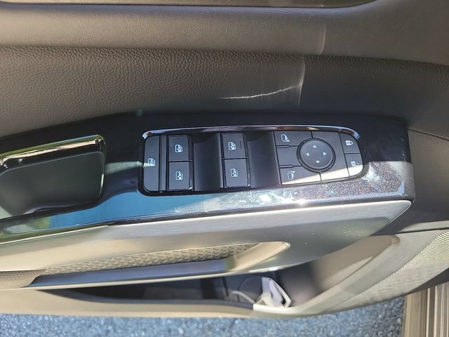 New 2026 Nissan Pathfinder SL w/ SL Premium Package AWD/4WD image 23