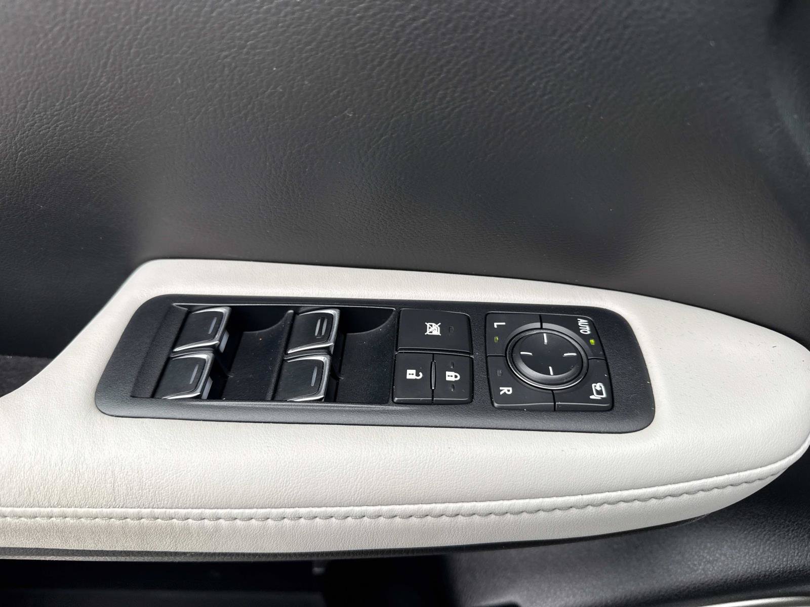 Used 2016 Lexus RX 450h AWD w/ Cold Weather Package image 21