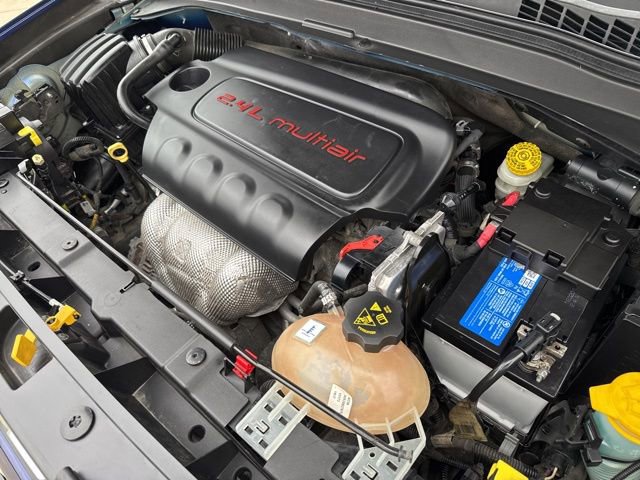 Used 2017 Jeep Renegade Latitude w/ Cold Weather Group image 42