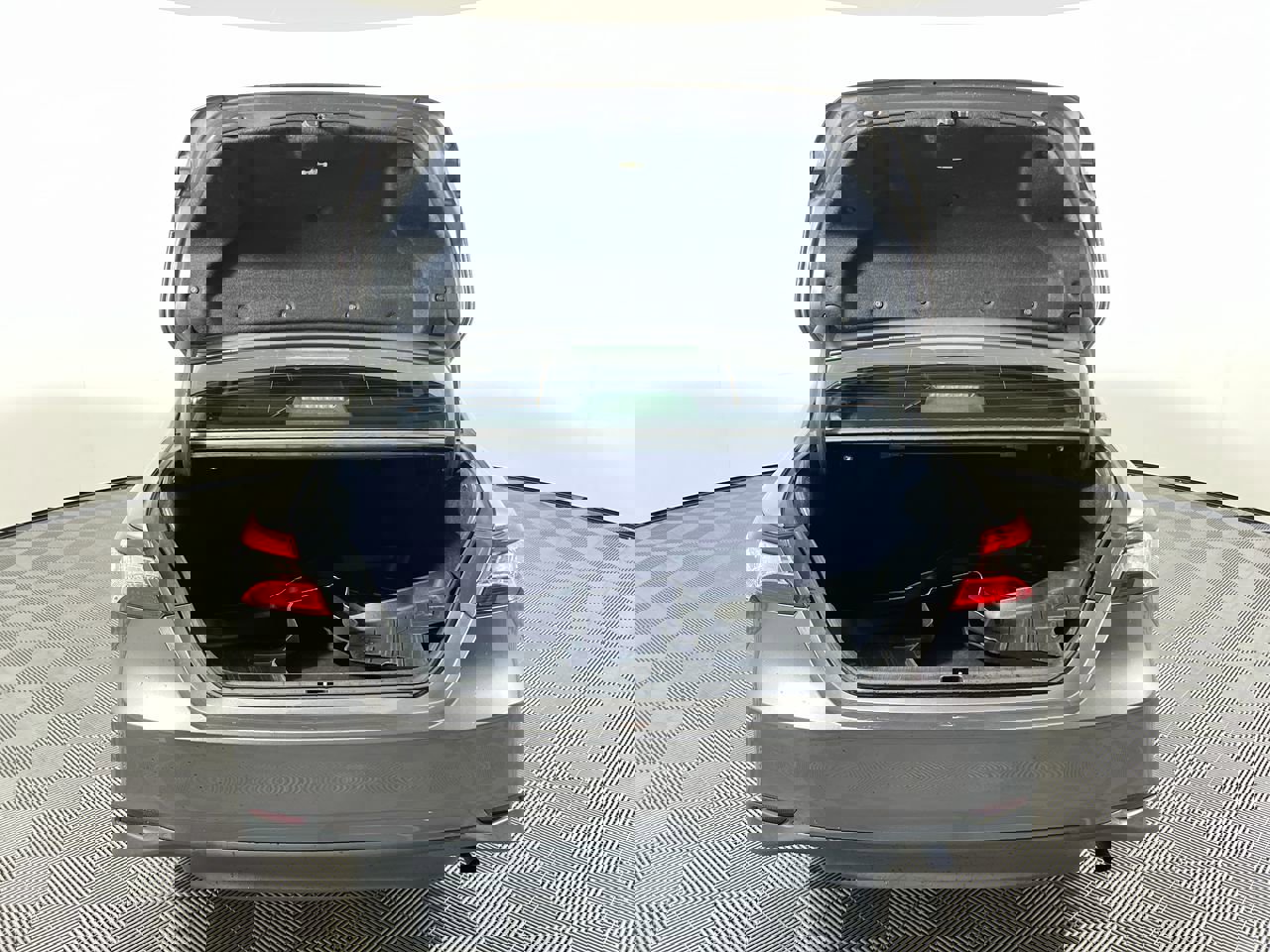 Used 2019 Toyota Camry LE image 35