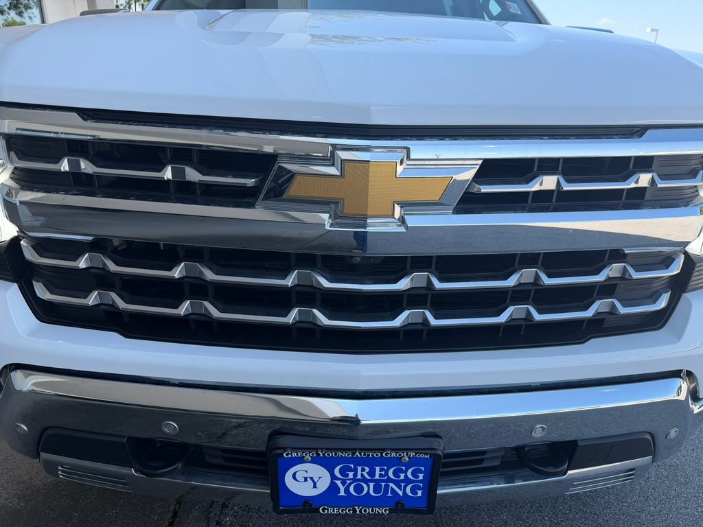 Used 2023 Chevrolet Silverado 1500 LTZ w/ LTZ Convenience Package II AWD/4WD image 29