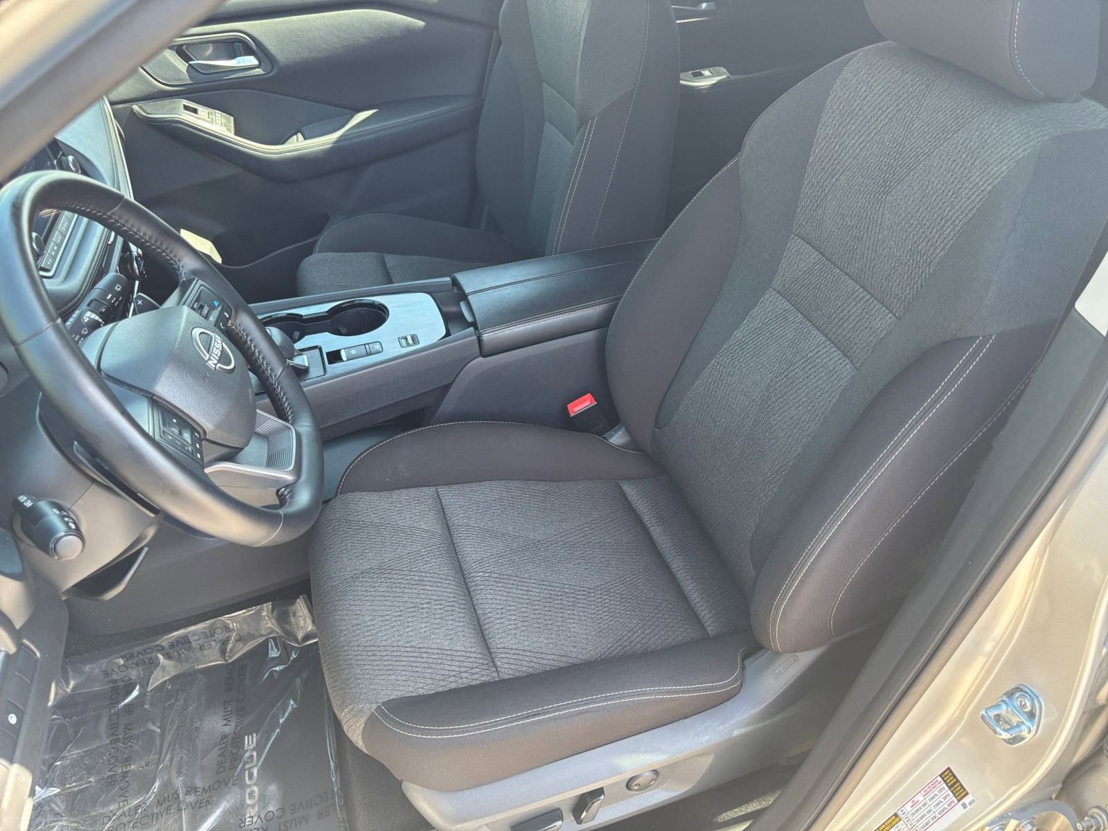 Used 2025 Nissan Rogue SV FWD image 38